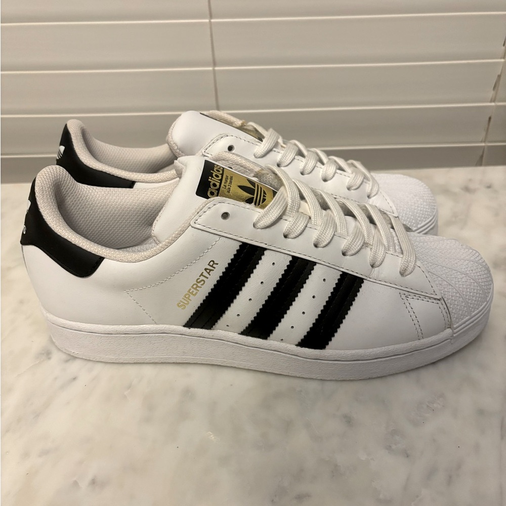 ADIDAS SUPERSTAR SIZE 8US